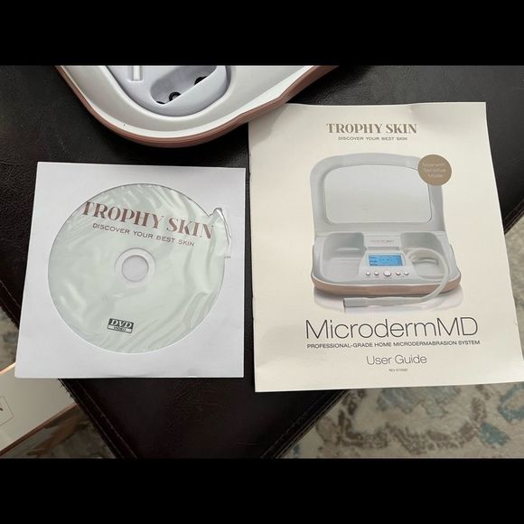 EUC Trophy Skin MicrodermMD - Picture 3 of 10